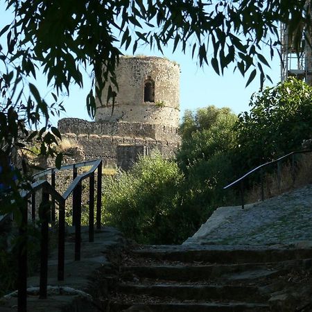Camino del Castillo Jimena De La Frontera Esterno foto